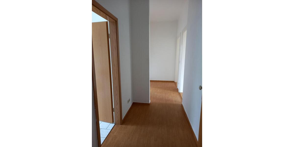 Etagenwohnung Neustrelitz - 3 Zimmer, 78 m&sup2;, 505&euro; | Angebot:26649639