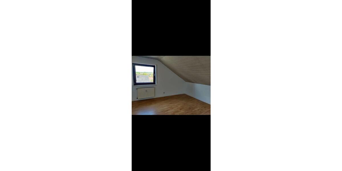 Dachgeschoßwohnung Wöllstein - 3.5 Zimmer, 75 m&sup2;, 920&euro; | Angebot:25791010