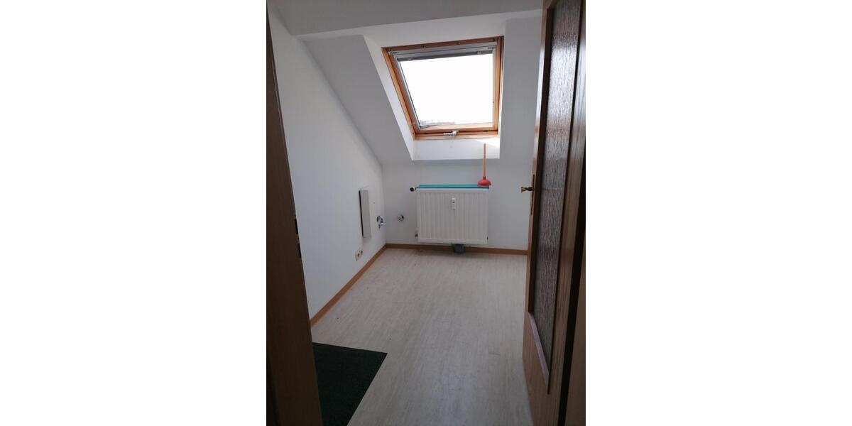 Dachgeschoßwohnung Kastellaun - 3.5 Zimmer, 90 m&sup2;, 660&euro; | Angebot:26144552
