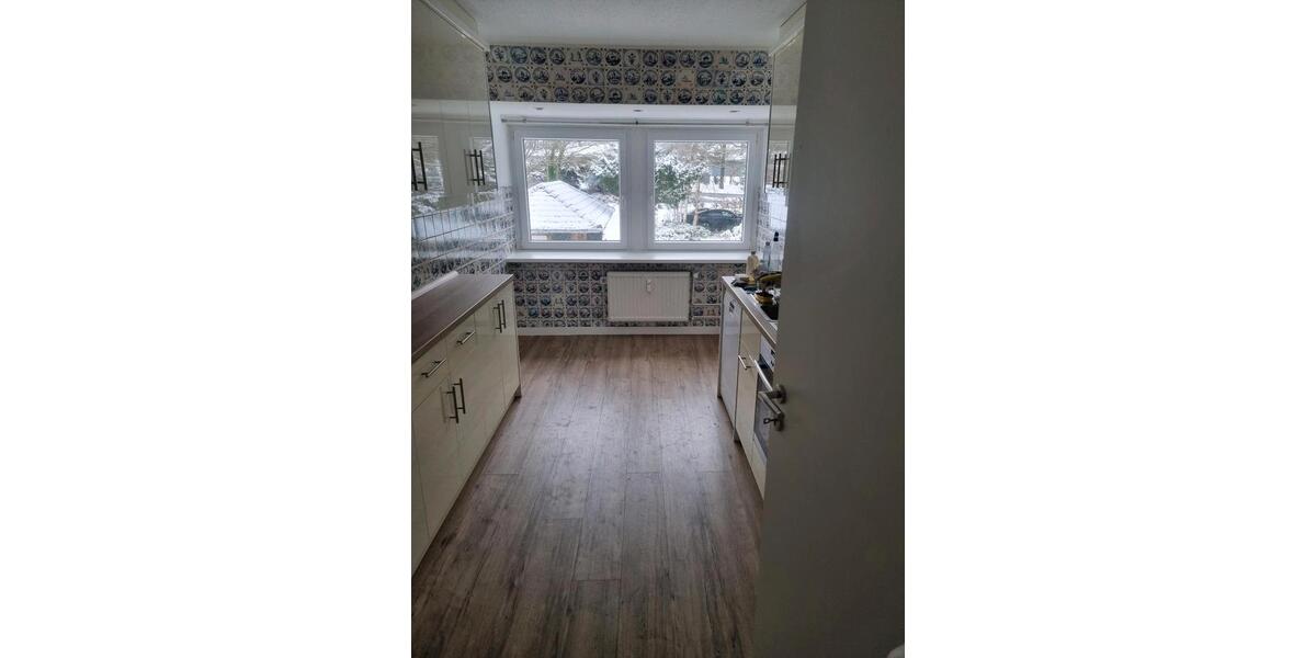 Dachgeschoßwohnung Husum - 3 Zimmer, 80 m&sup2;, 1.200&euro; | Angebot:24703737