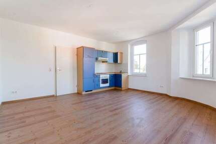 Wohnung zum Mieten in Hohenstein-Ernstthal 271,76 € 49.41 m² 3 zimmer