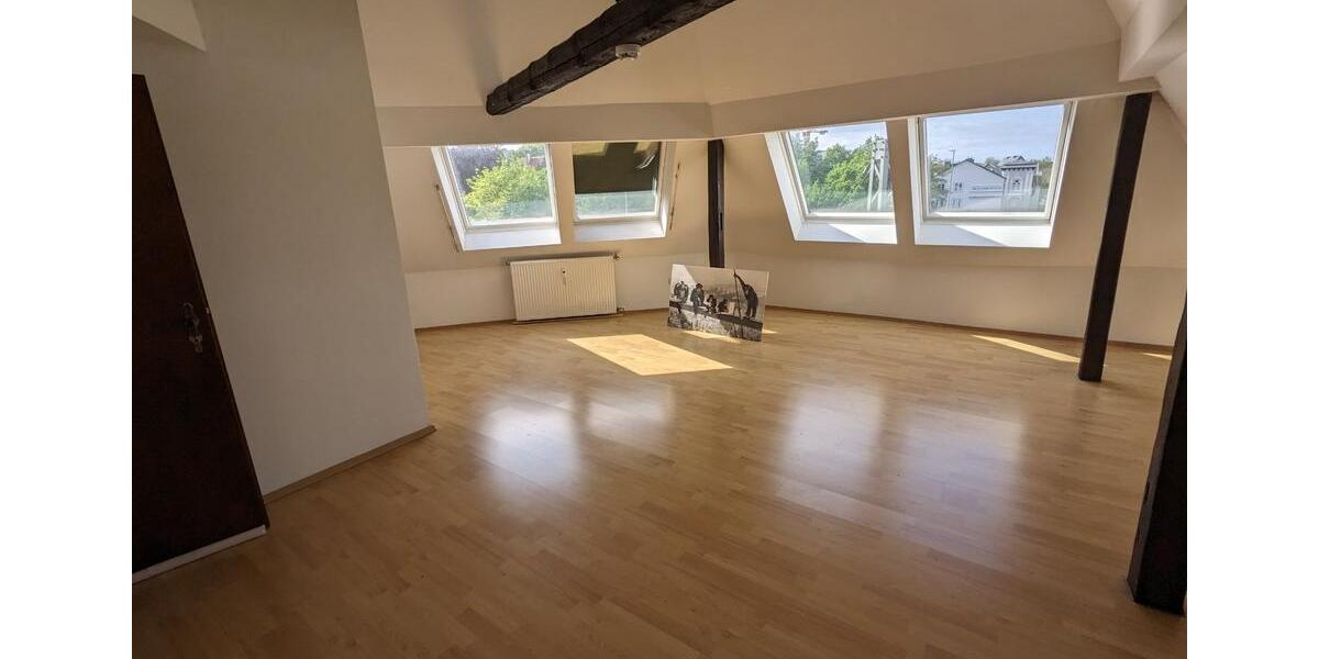Dachgeschoßwohnung Bielefeld - 3.5 Zimmer, 100 m&sup2;, 850&euro; | Angebot:25903083