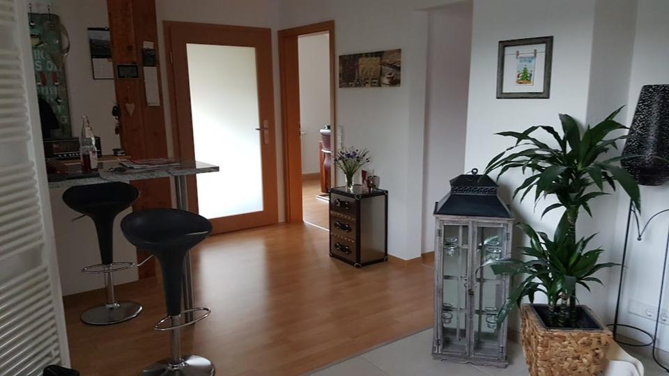 Dachgeschoßwohnung Walddorfhäslach - 3 Zimmer, 65 m&sup2;, 750&euro; | Angebot:25131311