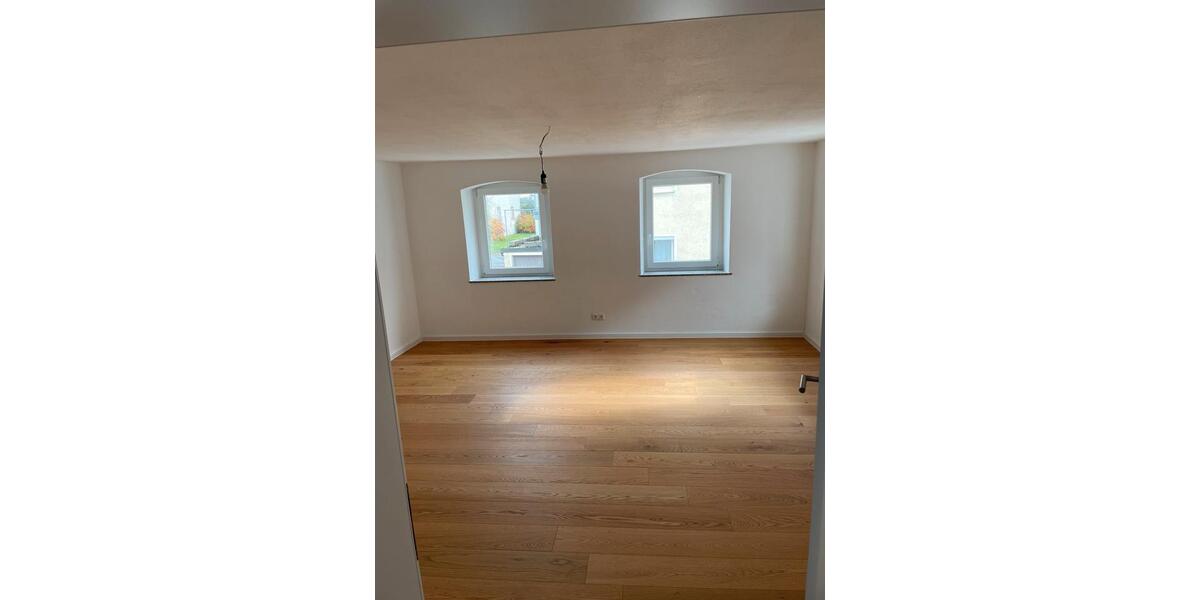 Einfamilienhaus Konnersreuth - 6 Zimmer, 200 m&sup2;, 1.250&euro; | Angebot:23708339