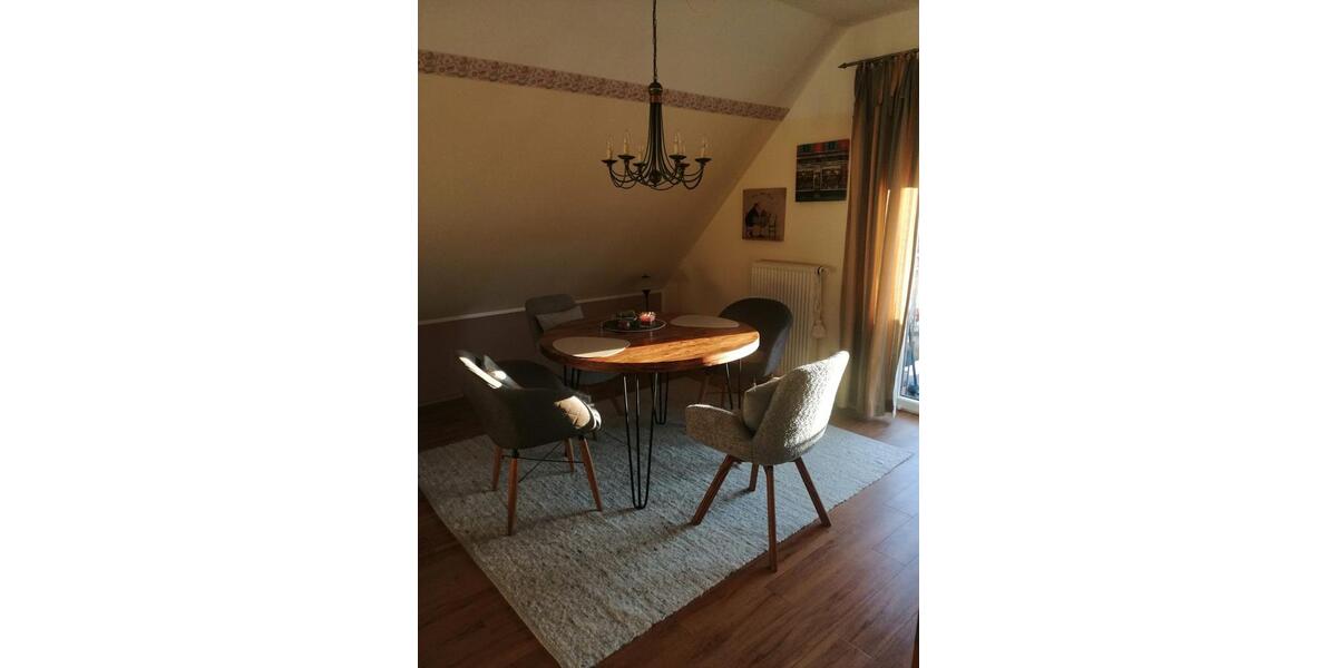 Dachgeschoßwohnung Burgheim - 3 Zimmer, 86 m&sup2;, 680&euro; | Angebot:25920541