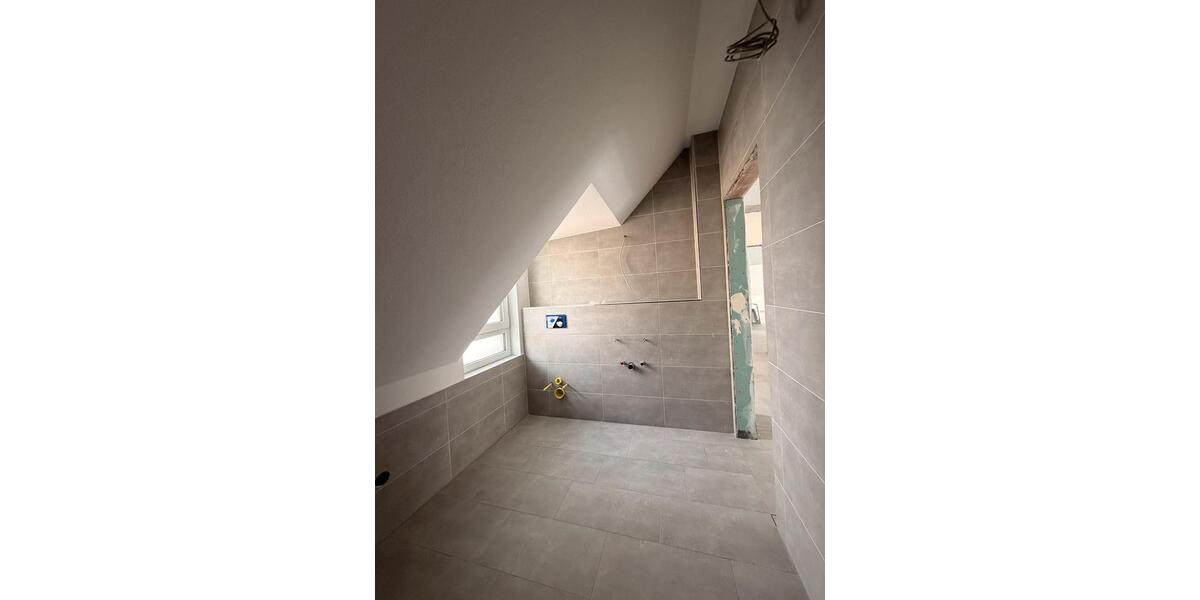 Dachgeschoßwohnung Erlensee - 3 Zimmer, 88 m&sup2;, 1.300&euro; | Angebot:26150197