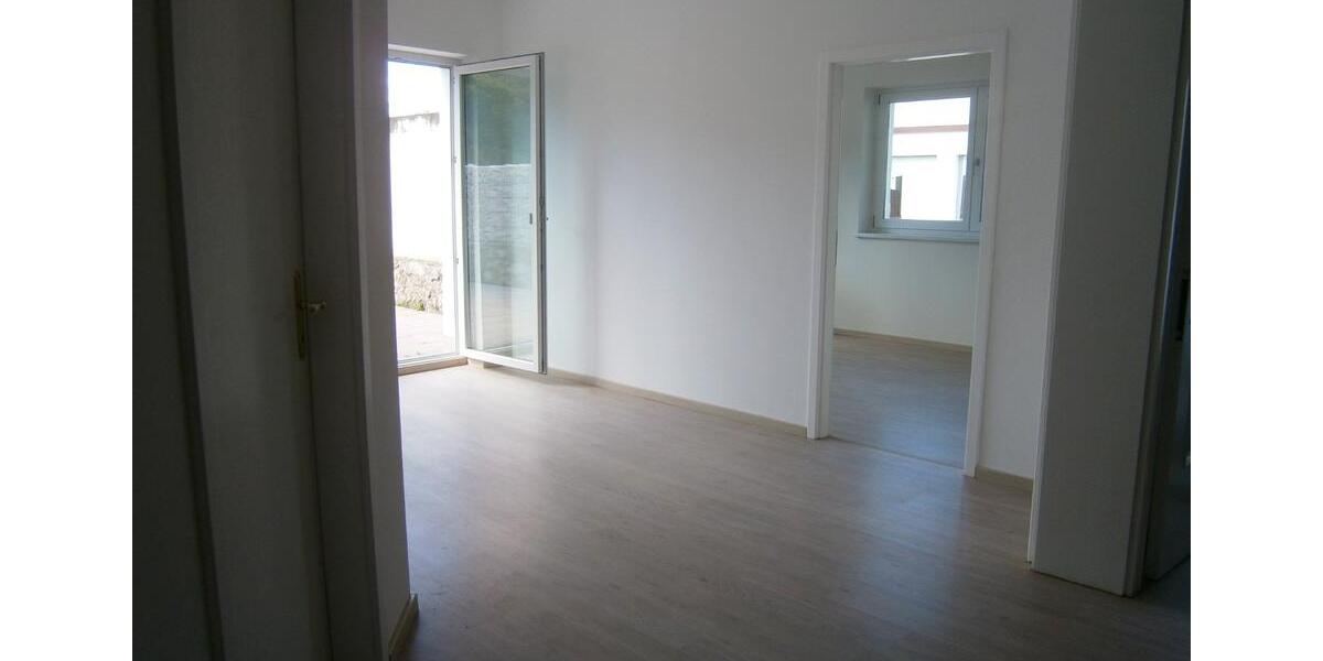 Erdgeschoßwohnung Neumarkt-Sankt Veit Sankt Veit - 4 Zimmer, 150 m&sup2;, 990&euro; | Angebot:25904041
