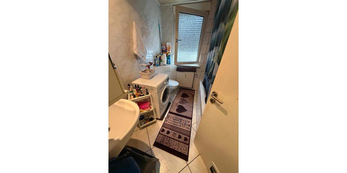 Etagenwohnung Ludwigshafen am Rhein - 3 Zimmer, 95 m&sup2;, 1.300&euro; | Angebot:26562644