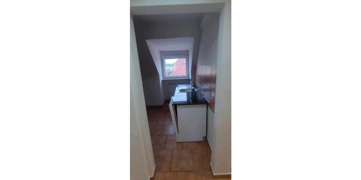 Dachgeschoßwohnung Singen (Hohentwiel) - 3 Zimmer, 58 m&sup2;, 650&euro; | Angebot:25990829