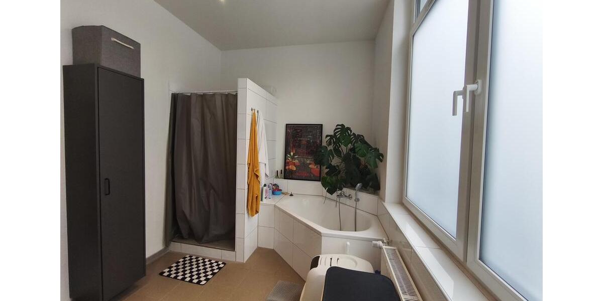 Erdgeschoßwohnung Mönchengladbach - 3 Zimmer, 1.200 m&sup2;, 1.260&euro; | Angebot:24780259