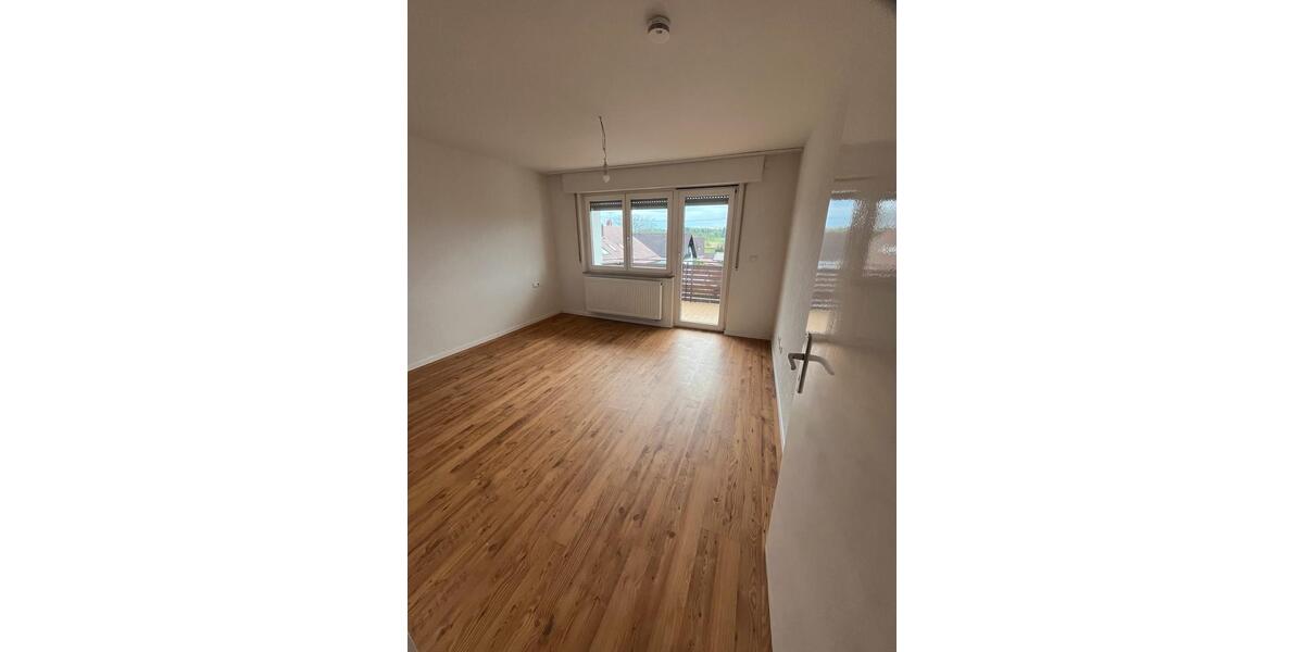 Etagenwohnung Baltmannsweiler - 4 Zimmer, 87 m&sup2;, 1.200&euro; | Angebot:26620989