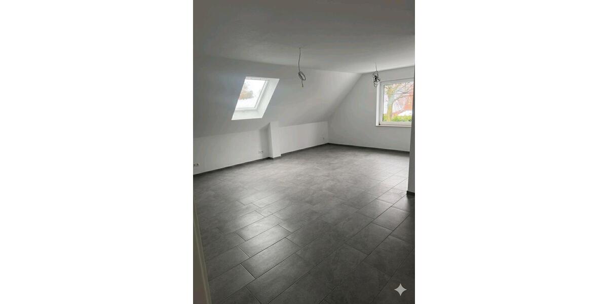 Dachgeschoßwohnung Dersum - 2 Zimmer, 80 m&sup2;, 640&euro; | Angebot:24363496