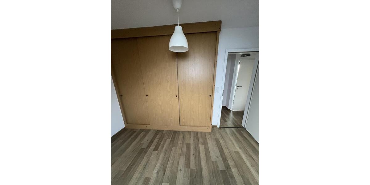 Gemütliche 2-Zimmer-Dachgeschosswohnung mit Einbauküche und Badewanne 2 zimmer