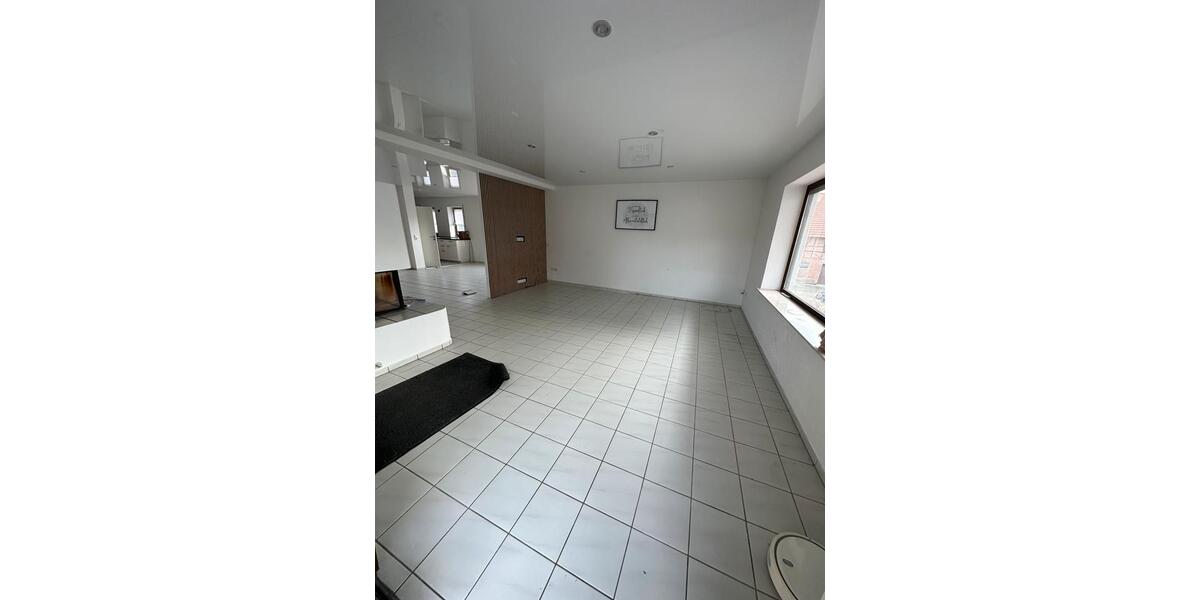 Etagenwohnung Baunatal - 5 Zimmer, 145 m&sup2;, 1.400&euro; | Angebot:26644172
