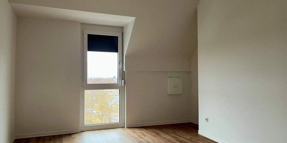 Moderne 2-Zimmer-Dachgeschoss-Wohnung mit Dachterrasse und EBK! 2 zimmer