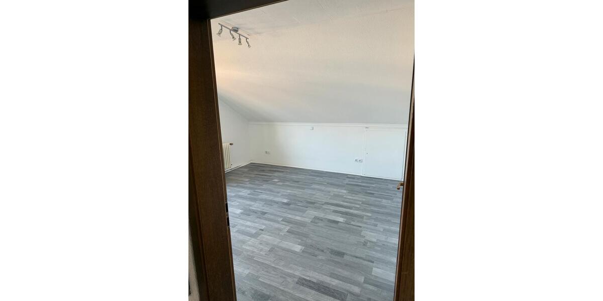 Dachgeschoßwohnung Siegelsbach - 4 Zimmer, 66 m&sup2;, 1.050&euro; | Angebot:26129774