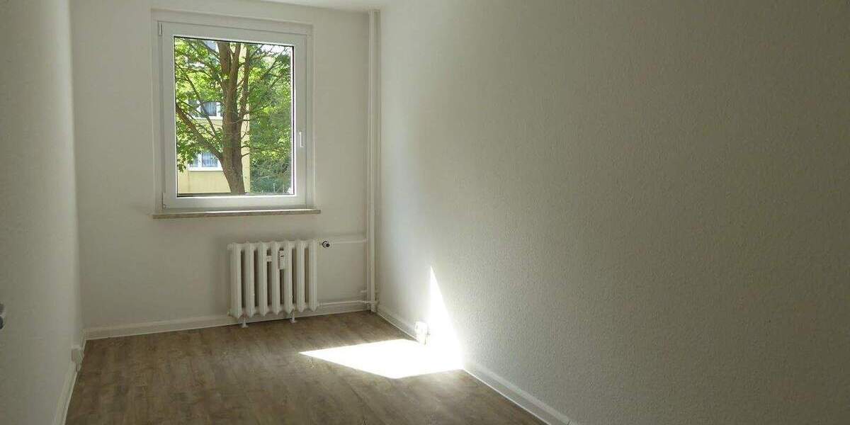 Etagenwohnung Bernburg (Saale) Bernburg - 3 Zimmer, 57 m&sup2;, 329&euro; | Angebot:25739820