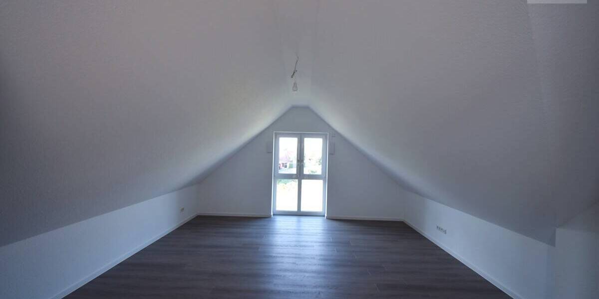 Etagenwohnung Aurich Extum - 3 Zimmer, 88 m&sup2;, 924&euro; | Angebot:25727191