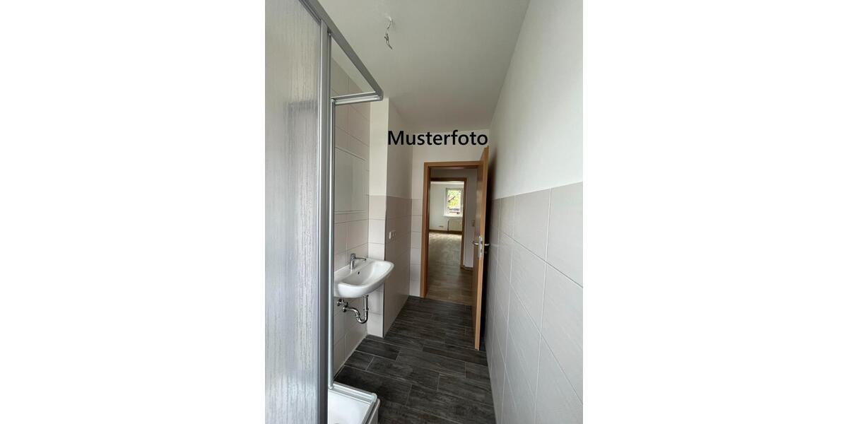 Etagenwohnung Gräfenhainichen - 3 Zimmer, 60 m&sup2;, 425&euro; | Angebot:21607506