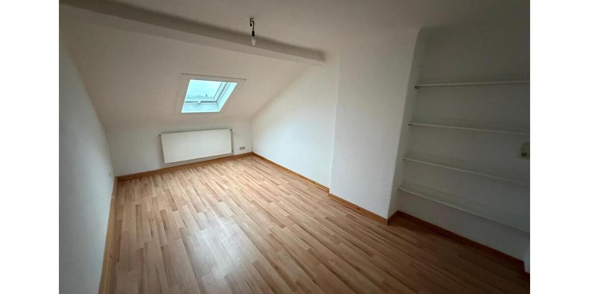 Dachgeschoßwohnung Aachen Aachen-Mitte - 1 Zimmer, 1 m&sup2;, 395&euro; | Angebot:24803276