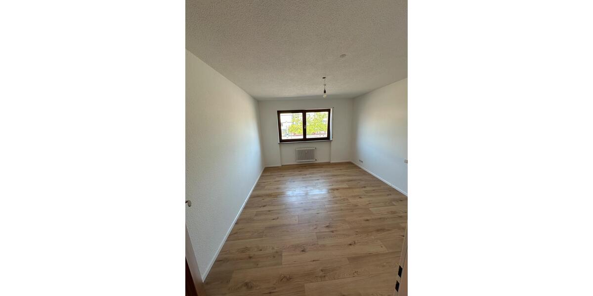 Etagenwohnung Weil am Rhein - 2 Zimmer, 71 m&sup2;, 1.250&euro; | Angebot:24753262