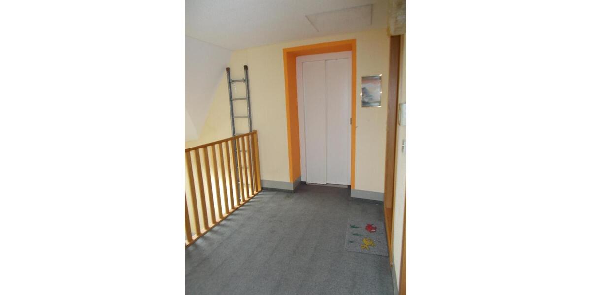 Dachgeschoßwohnung Auerbach/Vogtland Vogtland - 2 Zimmer, 67 m&sup2;, 337&euro; | Angebot:20444543