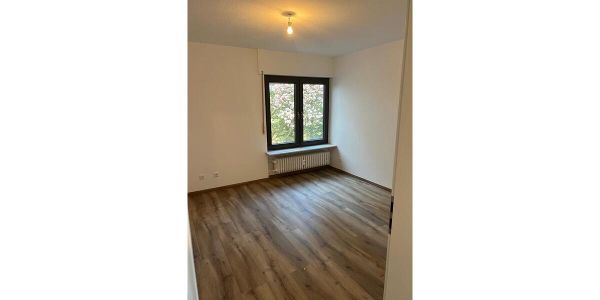 Etagenwohnung Pirmasens - 4 Zimmer, 115 m&sup2;, 1.290&euro; | Angebot:26148616