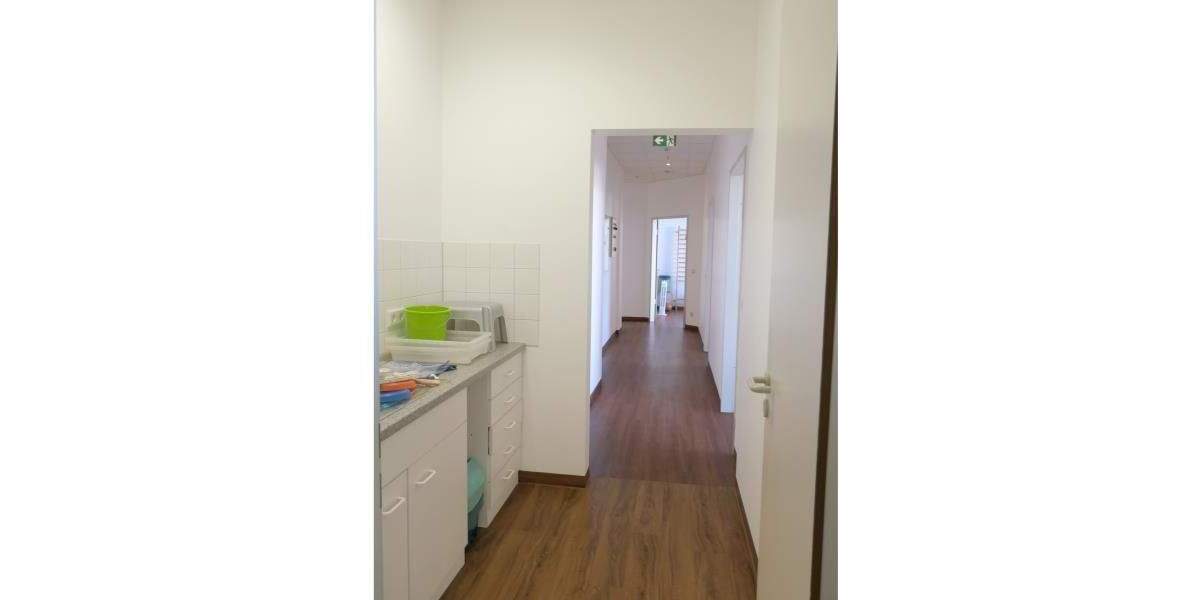 Gewerbeobjekt Nürnberg Wetzendorf - 6 Zimmer, 182 m&sup2;, 2.200&euro; | Angebot:23954300
