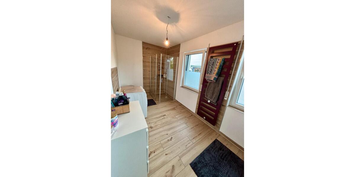 Dachgeschoßwohnung Uplengen - 5 Zimmer, 145 m&sup2;, 1.150&euro; | Angebot:26640652
