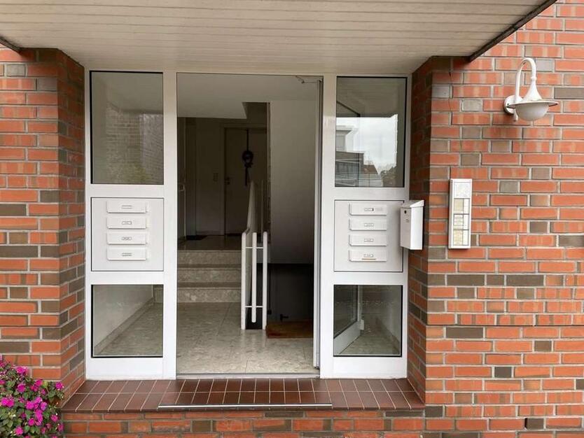 Top gepflegtes Mehrparteien-Haus mit Stellplätzen zimmer