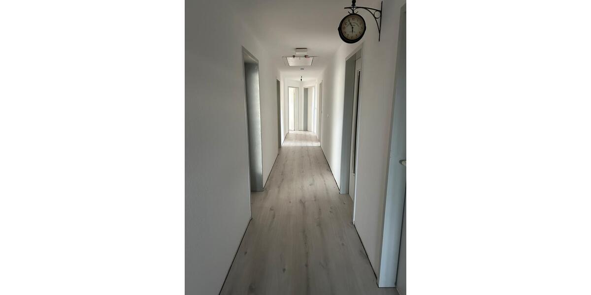 Wohnen auf Zeit Lemgo - 5 Zimmer, 120 m&sup2;, 399&euro; | Angebot:26426787
