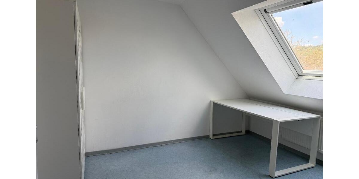 Wohnen auf Zeit Esslingen am Neckar Pliensauvorstadt - 11 Zimmer, 93 m&sup2;, 315&euro; | Angebot:26199976