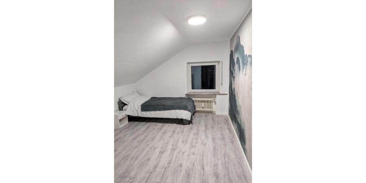 Etagenwohnung Siegen - 4.5 Zimmer, 105 m&sup2;, 100&euro; | Angebot:25258830