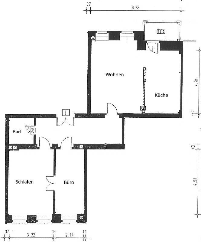 Schöne hohe Räume mit Sonnen-Balkon
