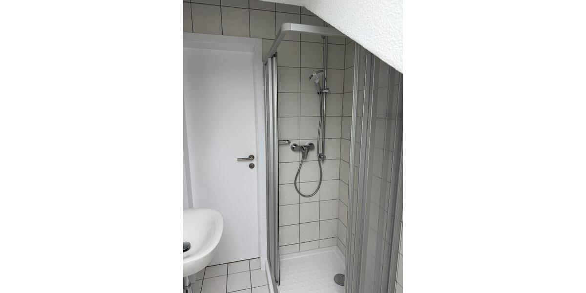 Dachgeschoßwohnung Oerlinghausen - 3 Zimmer, 59 m&sup2;, 500&euro; | Angebot:25874660