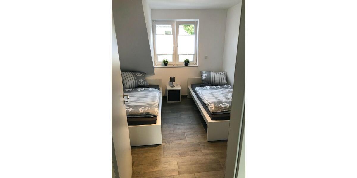 Wohnen auf Zeit Hude (Oldenburg) - 18 Zimmer, 400 m&sup2;, 20&euro; | Angebot:12327183