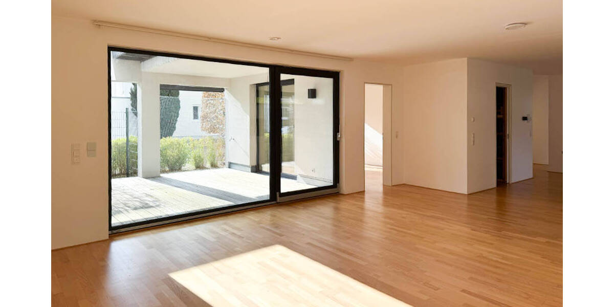 Etagenwohnung Neu-Ulm Ludwigsfeld - 3 Zimmer, 115 m&sup2;, 1.575&euro; | Angebot:26142407