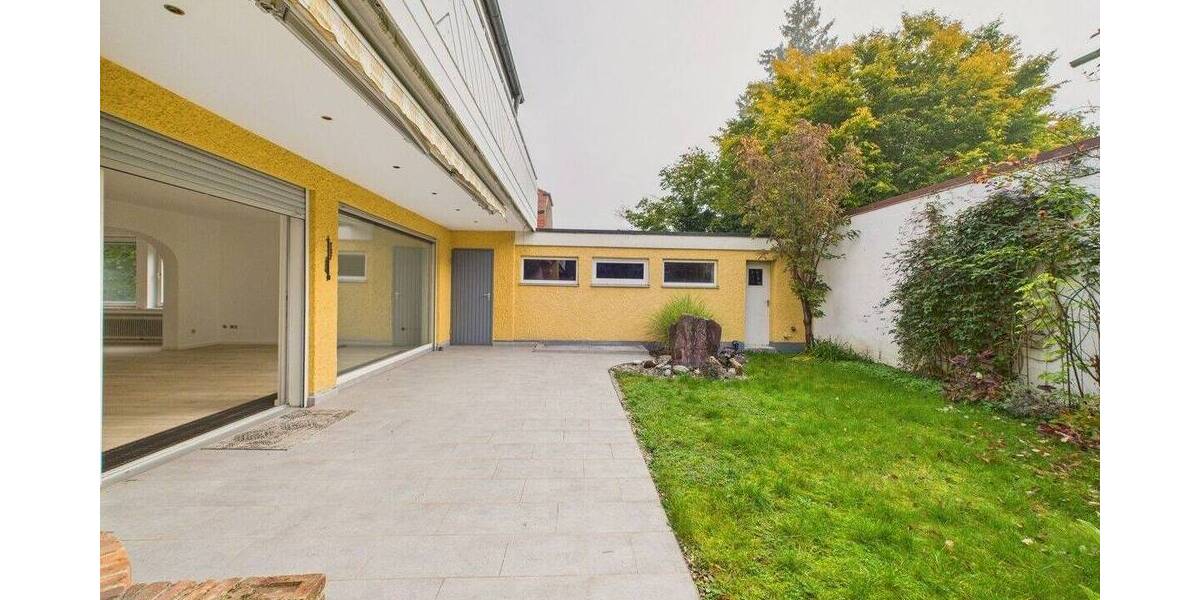 Attraktive Doppelhaushälfte mit großem Balkon, Garten und Terrasse in ruhiger Lage von Germering 4 zimmer