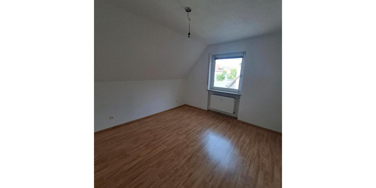 Etagenwohnung Forchheim - 4 Zimmer, 140 m&sup2;, 1.200&euro; | Angebot:26478223