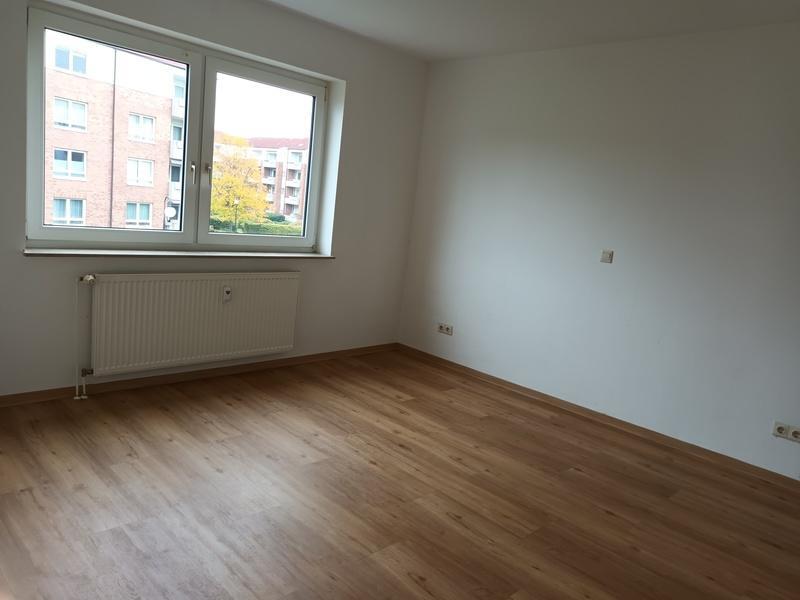 Tolle 2-Zimmer-Wohnung mit großem Wohnzimmer und Tageslicht-Duschbad zimmer