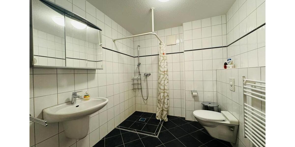 Etagenwohnung Duisburg - 2 Zimmer, 70 m&sup2;, 595&euro; | Angebot:25260950