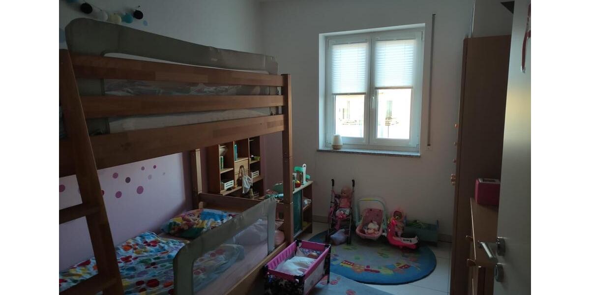 Etagenwohnung Schwandorf - 4 Zimmer, 100 m&sup2;, 1.225&euro; | Angebot:25855047