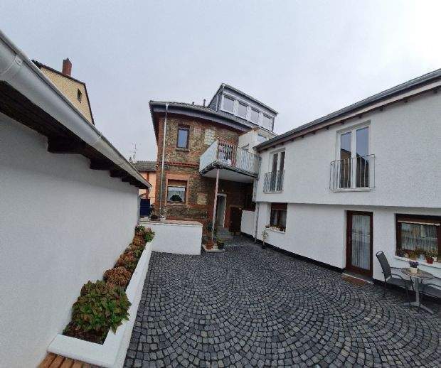 Etagenwohnung Wiesbaden Mainz-Kostheim - 4 Zimmer, 146 m&sup2;, 1.950&euro; | Angebot:26731641