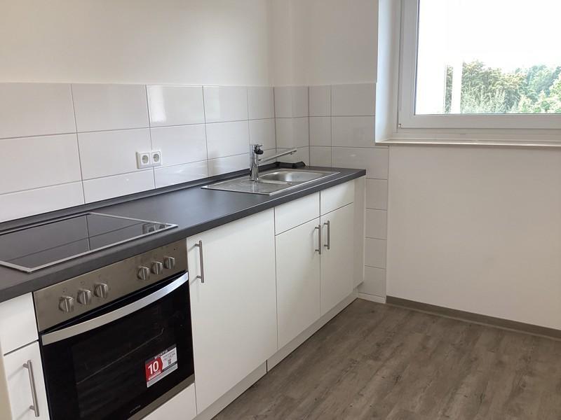 Reinkommen und Wohlfühlen: saniertes 1-Zi.-Appartment mit Balkon und Aufzug, sofort anmietbar!
