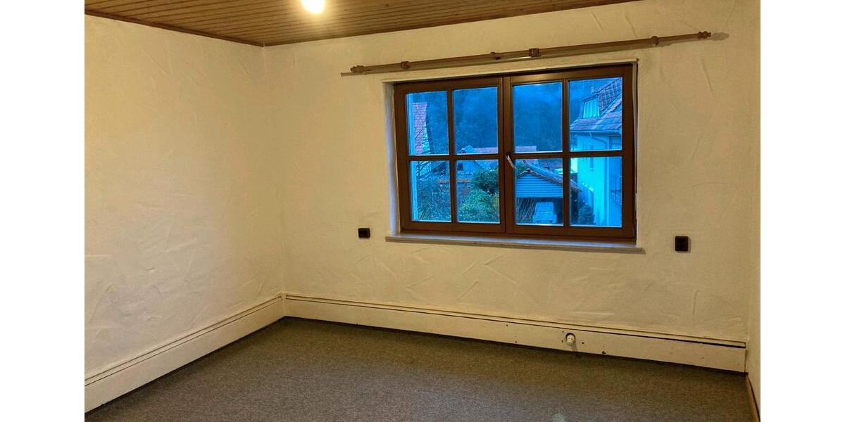 Etagenwohnung Krombach - 4.5 Zimmer, 150 m&sup2;, 700&euro; | Angebot:24338286