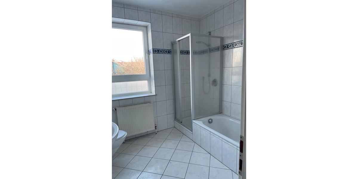 Etagenwohnung Oldenburg Bloherfelde - 2 Zimmer, 81 m&sup2;, 980&euro; | Angebot:25055188