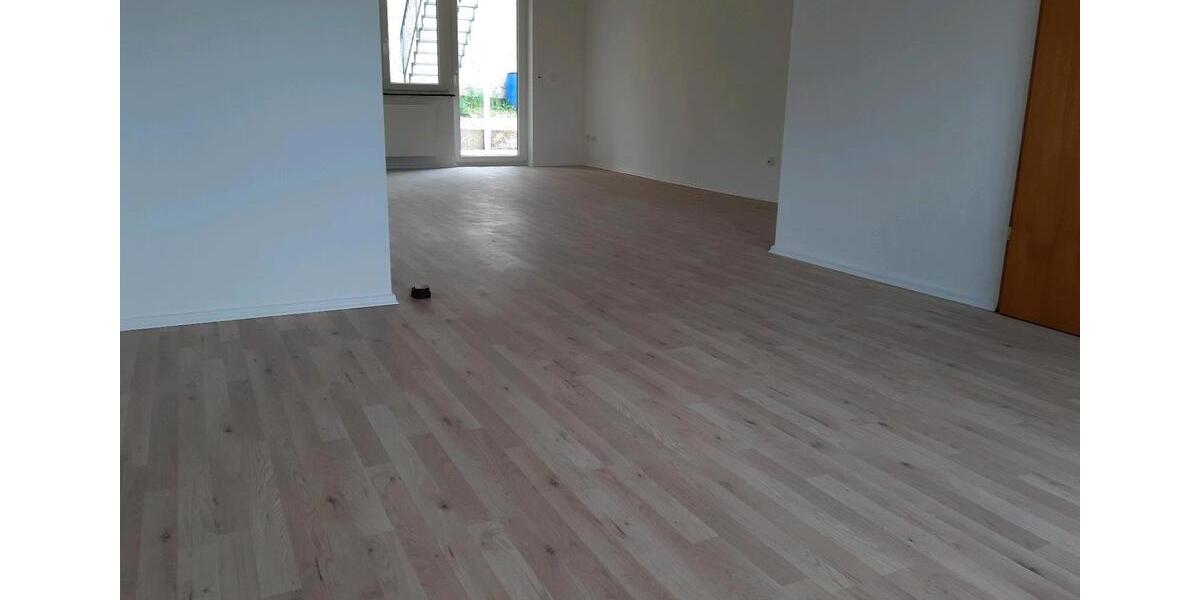 Erdgeschoßwohnung Wehrheim - 4 Zimmer, 113 m&sup2;, 1.400&euro; | Angebot:24512268