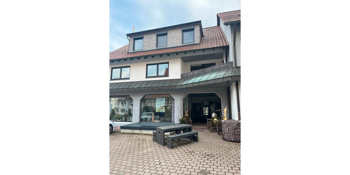 Etagenwohnung Rosenfeld - 4.5 Zimmer, 134 m&sup2;, 1.300&euro; | Angebot:25993674