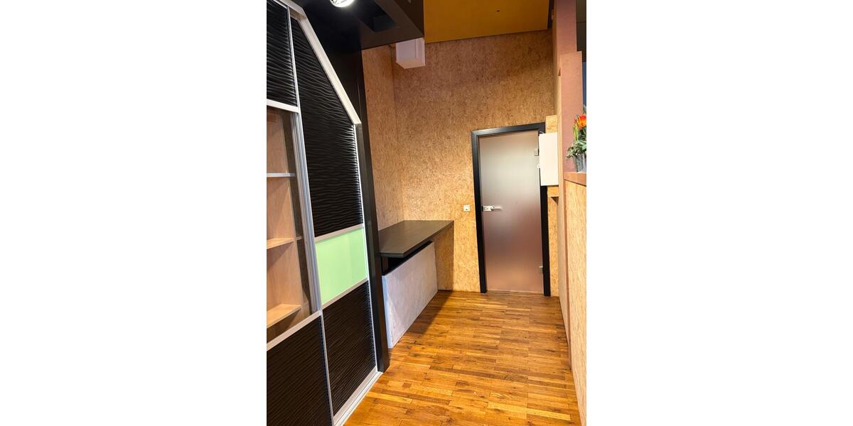 Außergewöhnliche Wohnung, barrierefrei,zu vermieten, vollmöbliert 2 zimmer