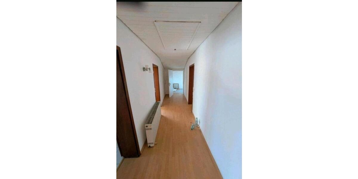 Dachgeschoßwohnung Rosbach vor der Höhe - 3 Zimmer, 90 m&sup2;, 1.000&euro; | Angebot:25656941